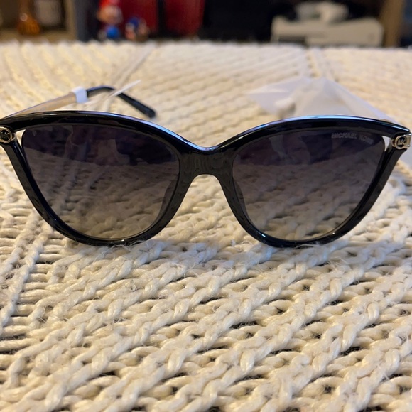 #32 . Michael kors